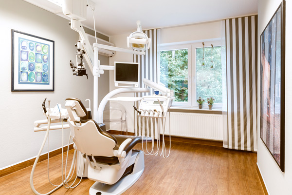 Praxisräume-Zahnarzt-Flensburg-Wanderup-Behandlung1